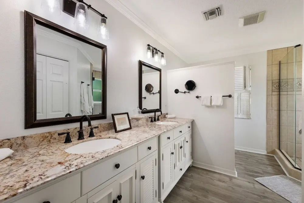 Bean Point Bliss 3 Bedroom Home by RedAwning