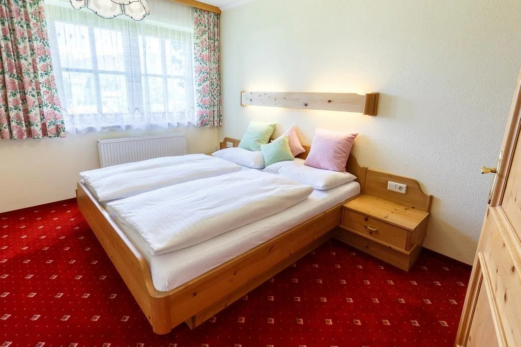 Landhaus Birgbichler - Apartments in Ramsau am Dachstein - inklusive Sommercard