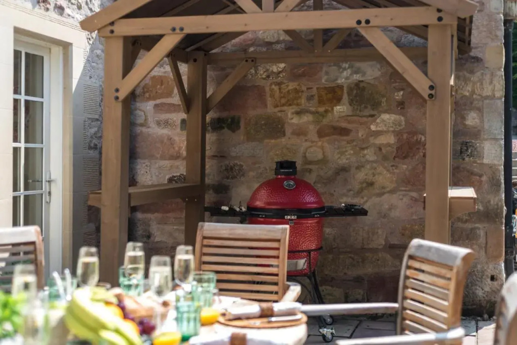 The Old Millhouse
