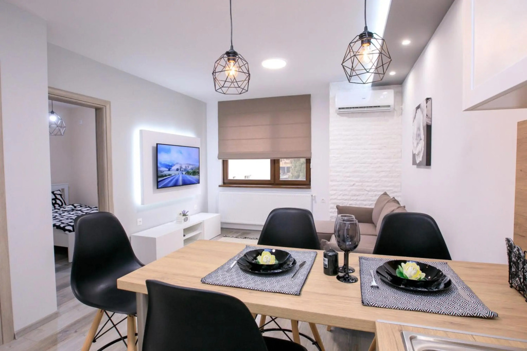 Babylon Park Apartment
