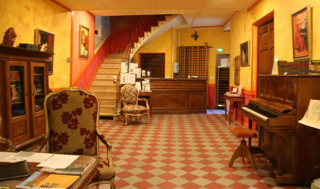 Les Arcades Le Lion Dor