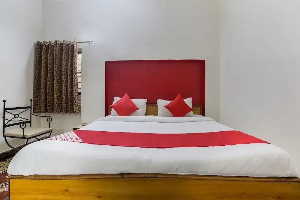 OYO 30231 Hotel Anshu