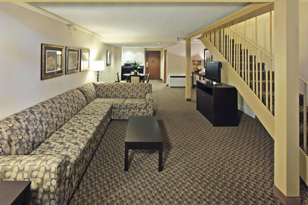 Wyndham Grand Executive Center Little Rock Airport