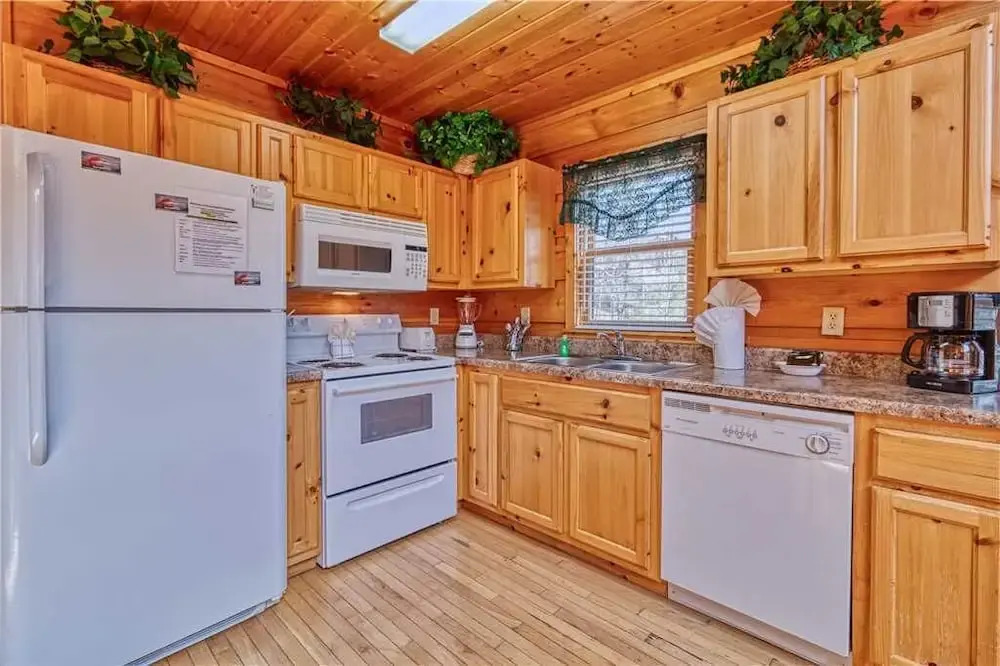 Hummingbird Hideaway - One Bedroom Cabin