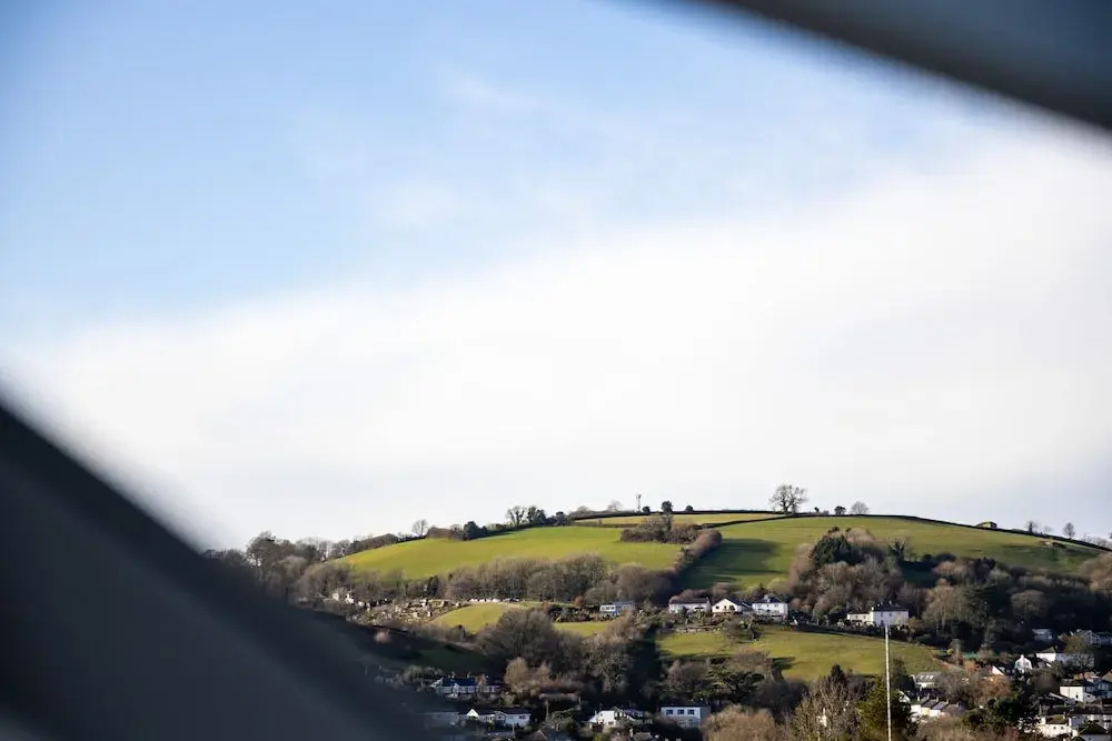 Totnes modern house sleeps 8 , 5 mins to town