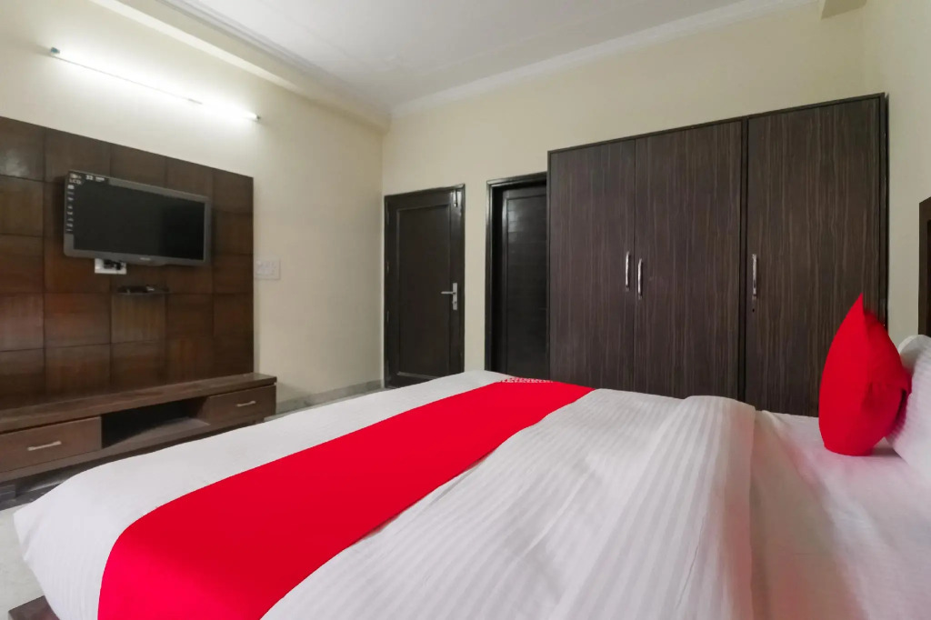 OYO 76117 Revive Premium Hotels