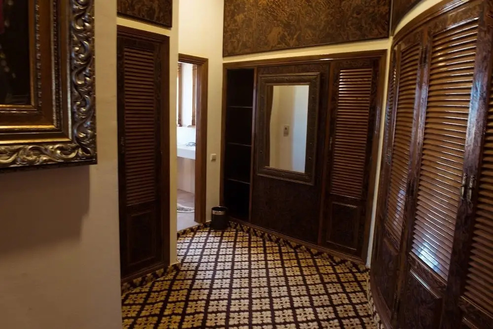 Park Regency Suite Hotel