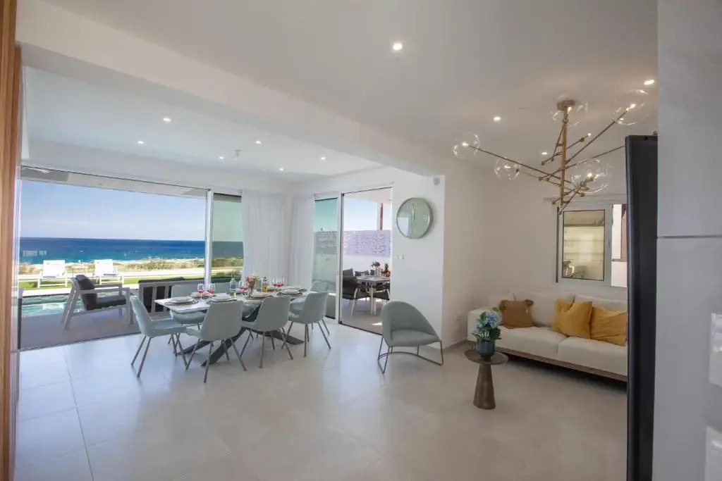 Artizan Seafront Villa 5