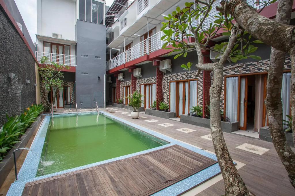 RedDoorz Premium @ Jalan Cengkeh Malang