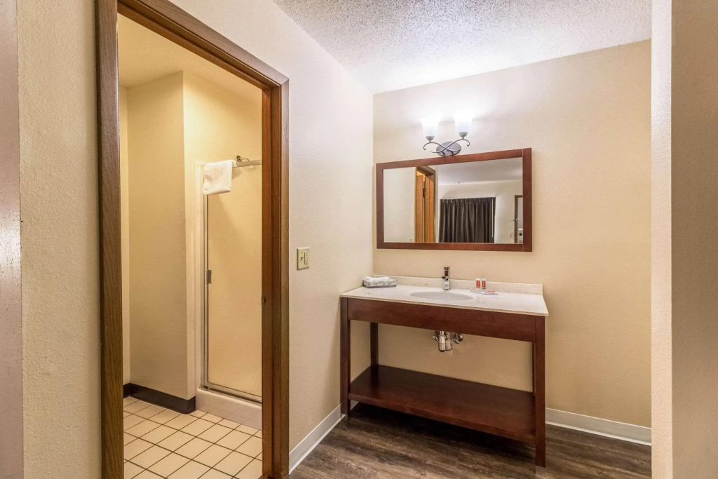 Econo Lodge - Valley City