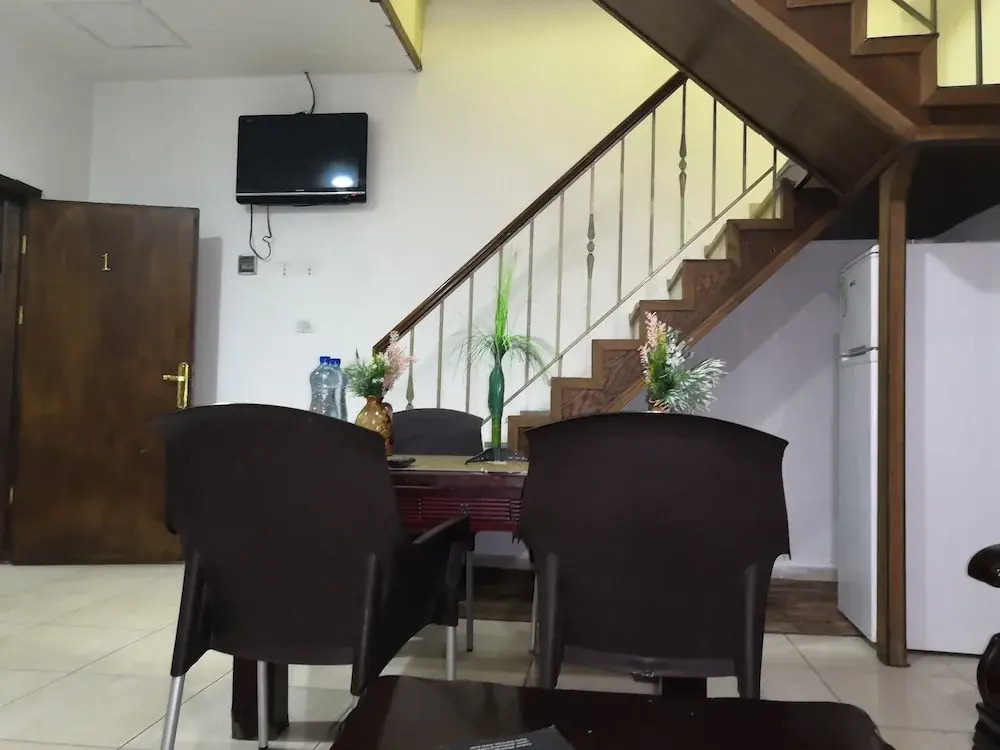 Amnah Apartments