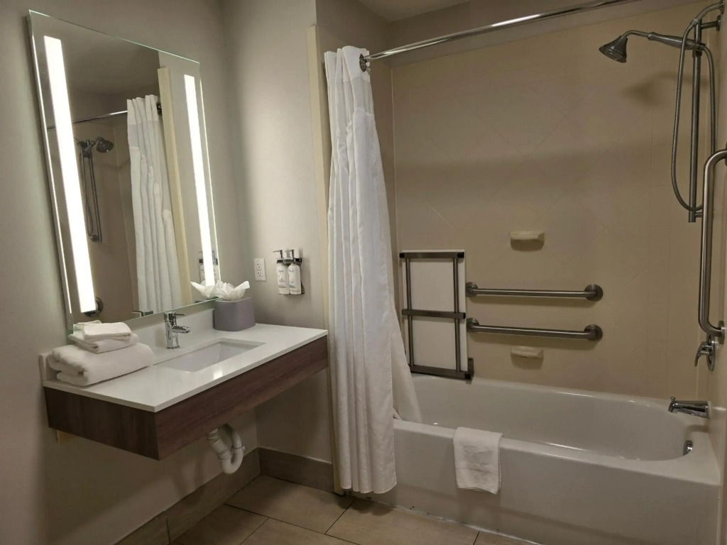 Holiday Inn Express & Suites - Smithfield/Selma by IHG