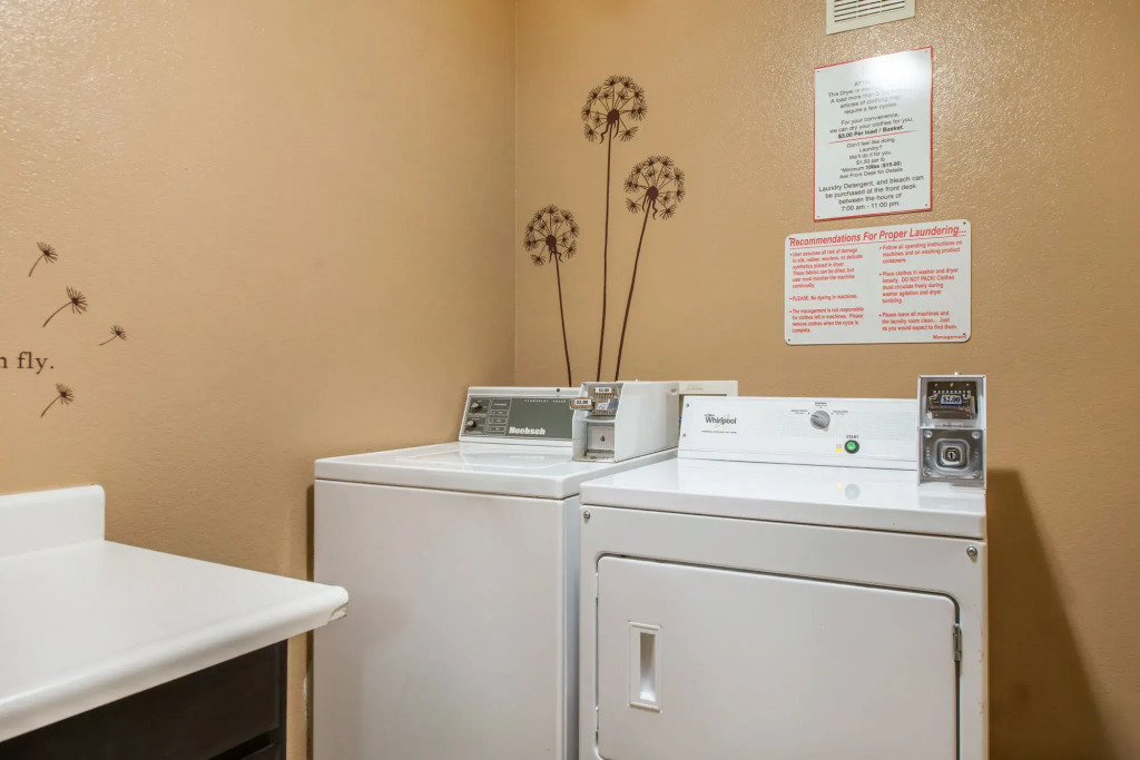 Econo Lodge Pueblo North