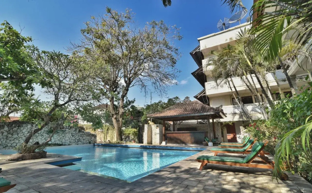 Sari Bunga Hotel - Legian, walking distance to Legian Beach