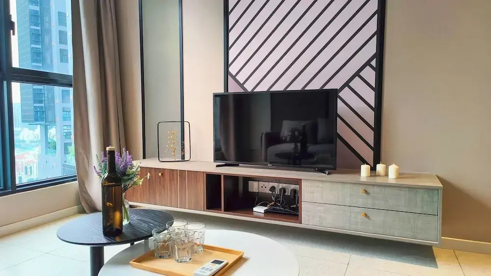 Millerz Square Suite By Ango