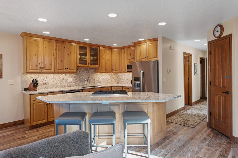 Deer Valley Townhome Walkable Location + Hot Tub 3 Bedroom Condo