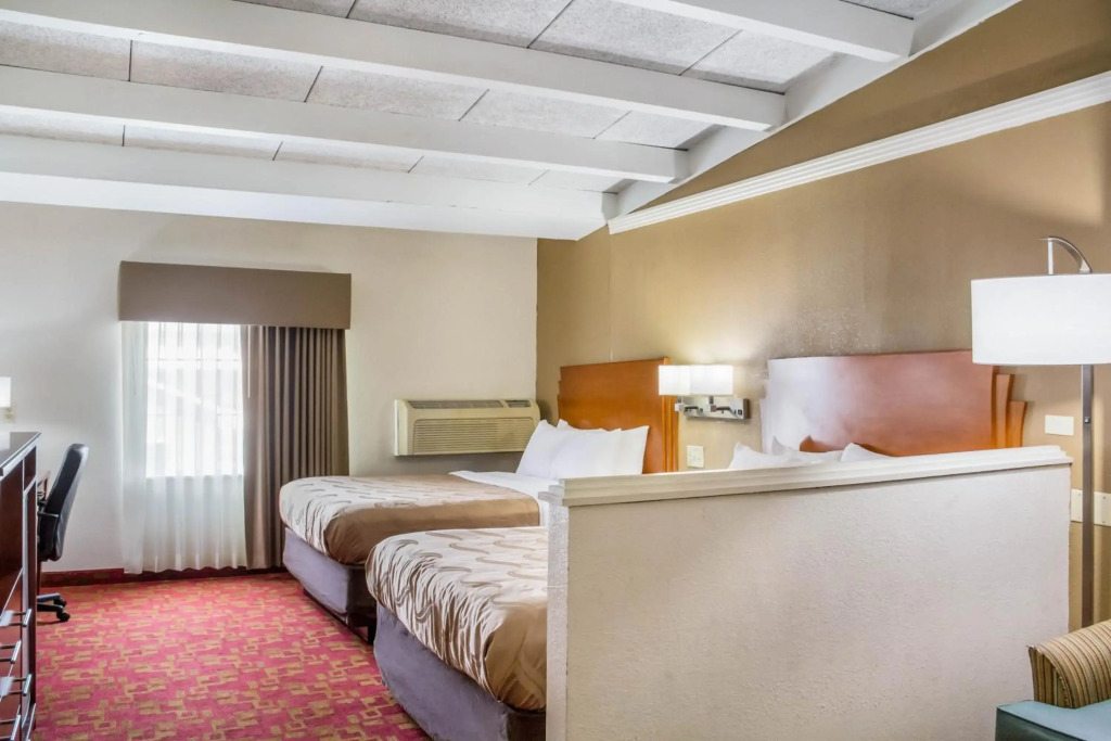 Quality Inn & Suites Kansas City - Independence I-70 East