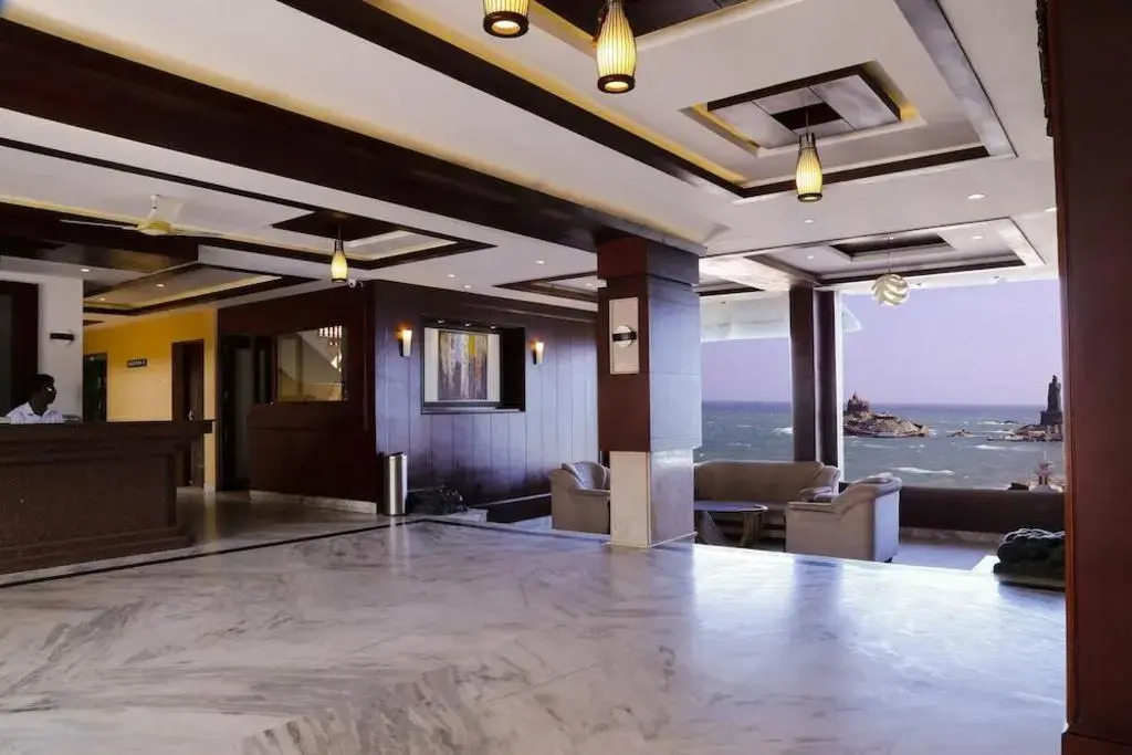 Hotel Maadhini