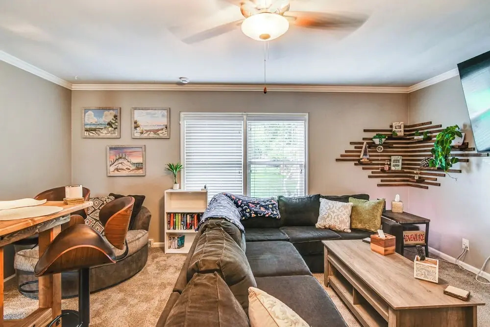 1 Mi to Valley Junction: Pet-friendly Iowa Home