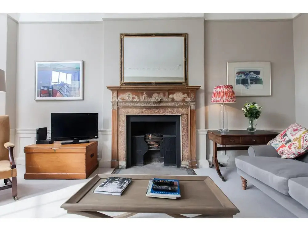 Central, Spacious 3BR Edinburgh Flat For 6