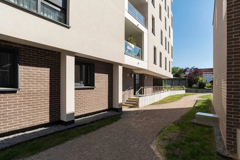 Pretty One-bedroom Apartment of 70m² With Balcony - Strasbourg
