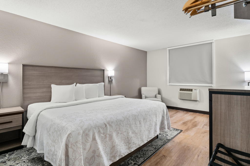 Red Roof Inn PLUS Belleville