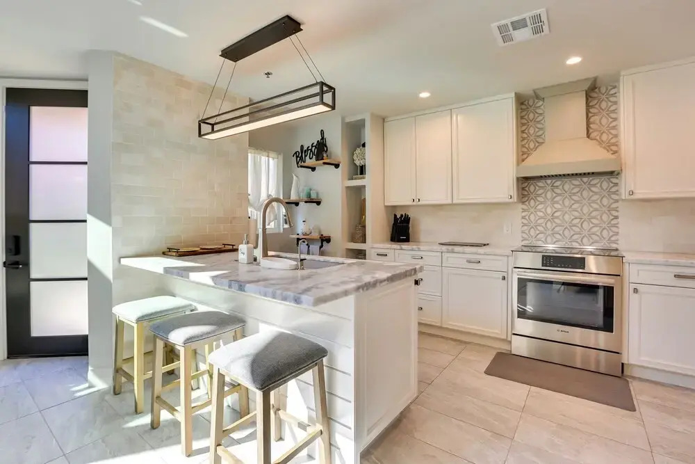 Luxe Home w Pool Access & Patios in Scottsdale