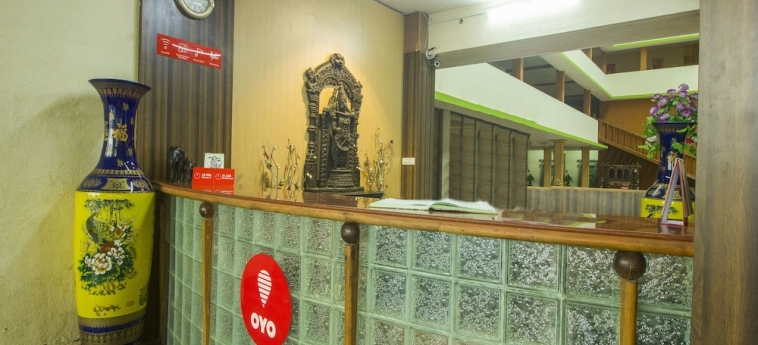 Hotel Sai Palkhi Niwara