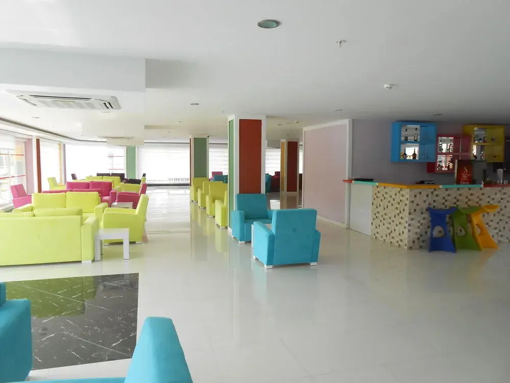 Side Win Hotel