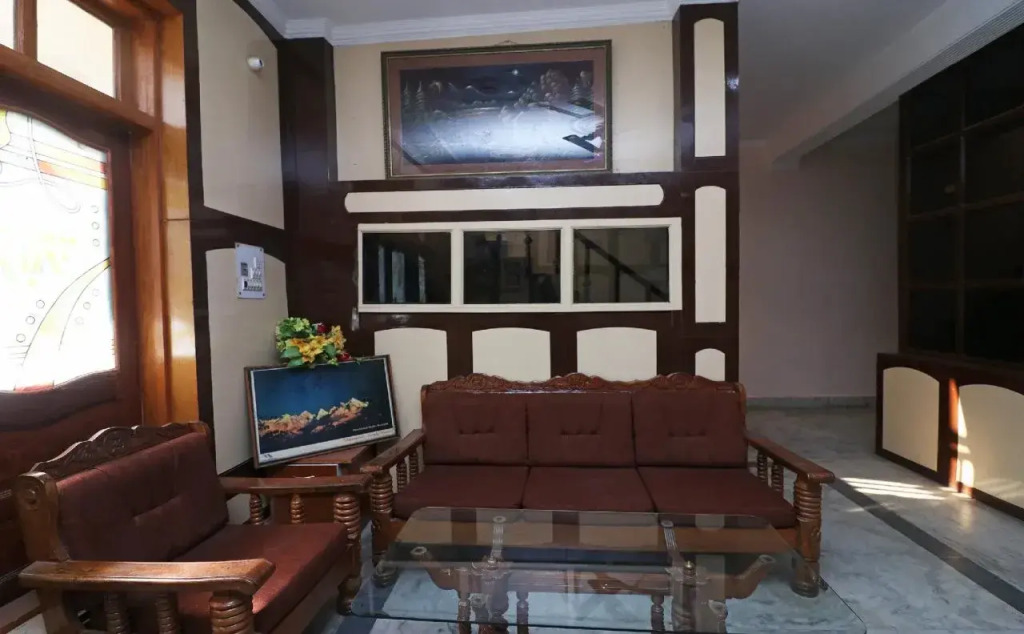 Hotel Rajdhani Palace By OYO Rooms