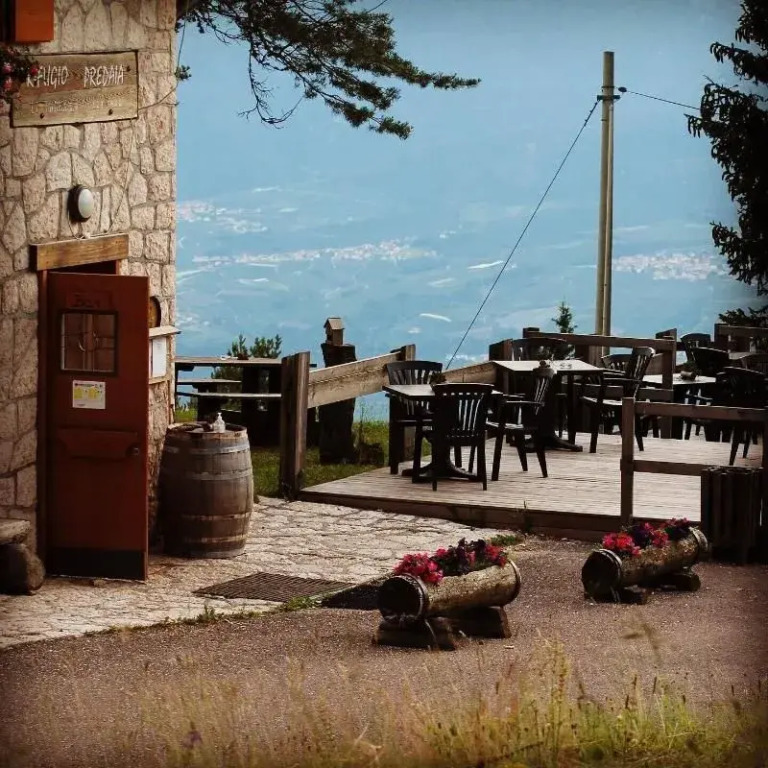 Rifugio Predaia Ai Todesci