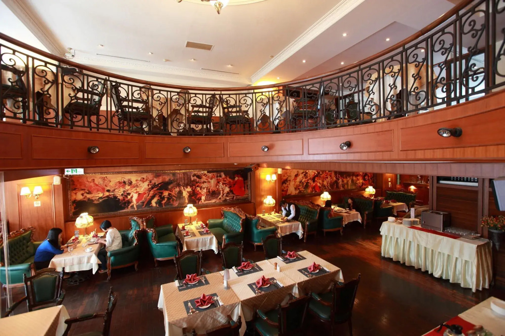 Grand Boss Hotel