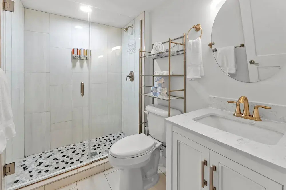 Modern Home W/garage Near SLU JZ Vacation Rentals