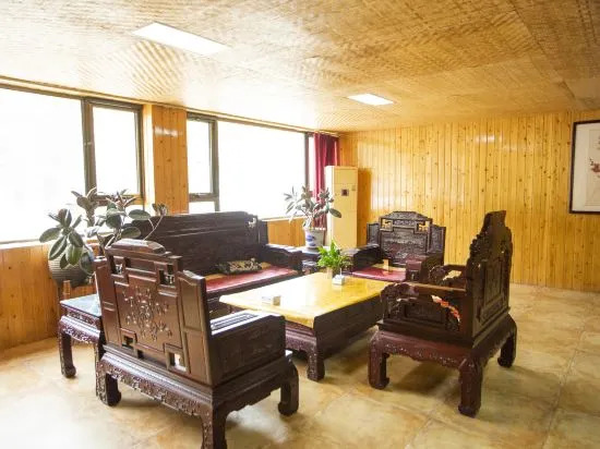 Lianchi Inn