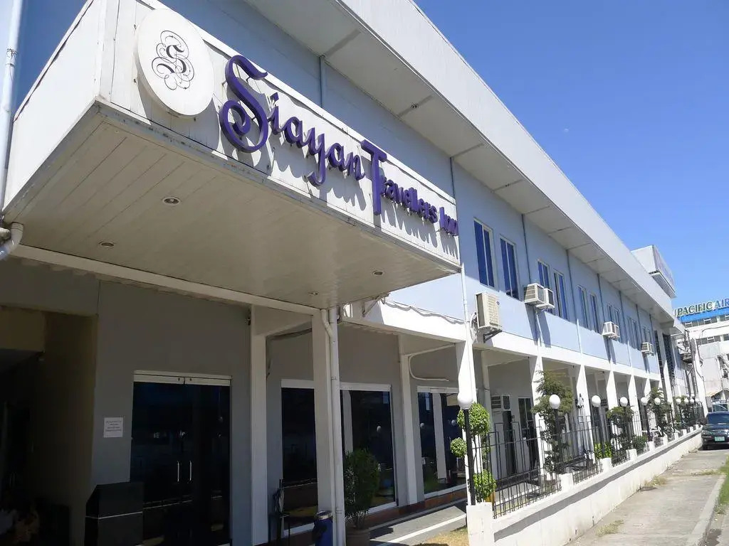Siayan Travellers Inn