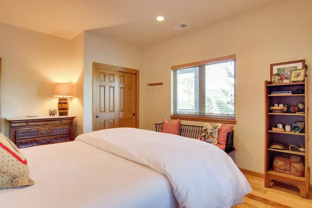 Lake & Mountain Views: Stunning Estes Park Home