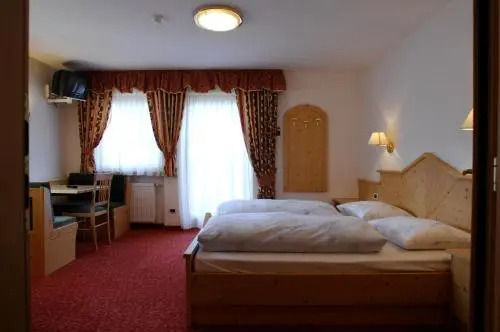 Hotel Falzares