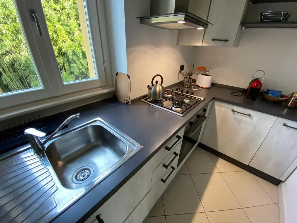 Casa Bellagio Beach: Pool, 100m Lake & near City