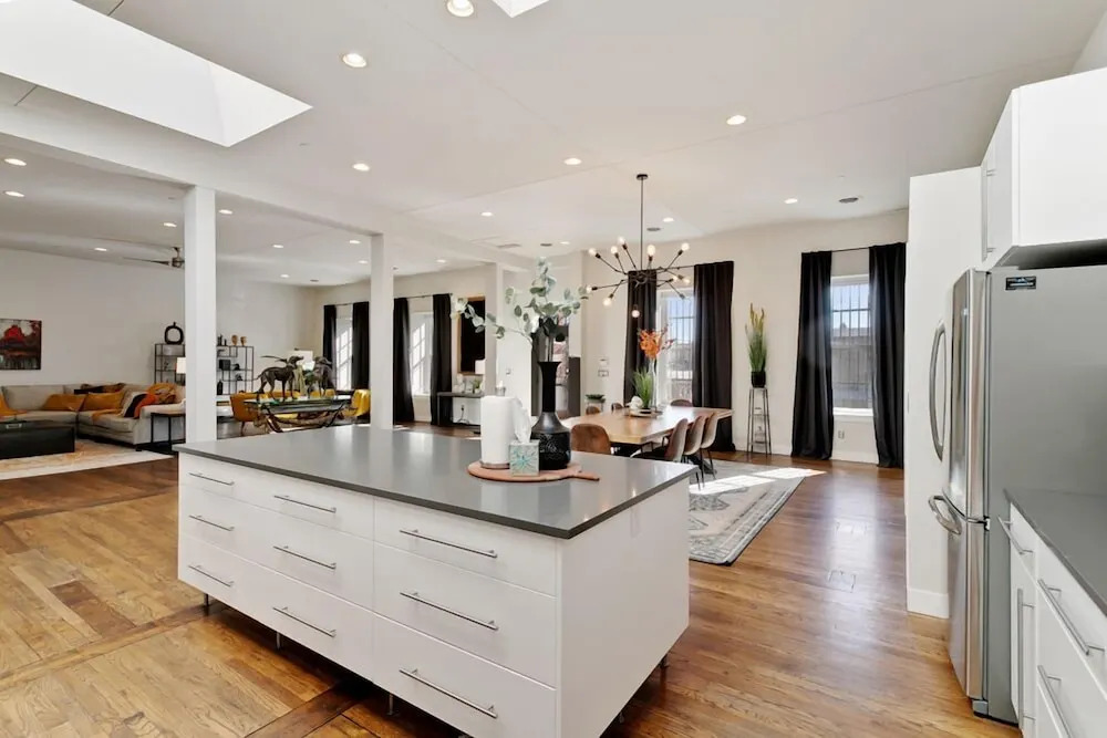 The Penthouse Loft in the Heart of Old Town!