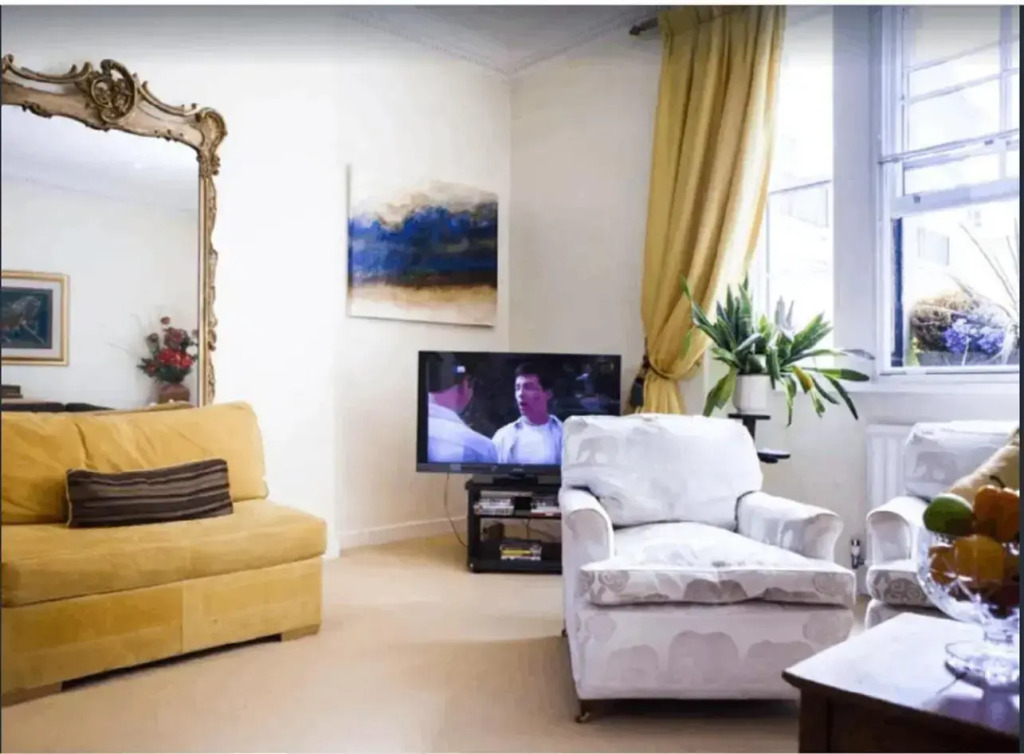 CHARACTERFUL KNIGHTSBRIDGE / CENTRAL LONDON 3 BEDROOMS-2Baths APARTMENT