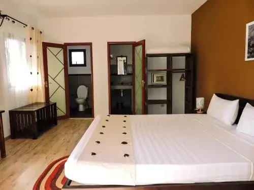 HOTEL H1 MANAKARA