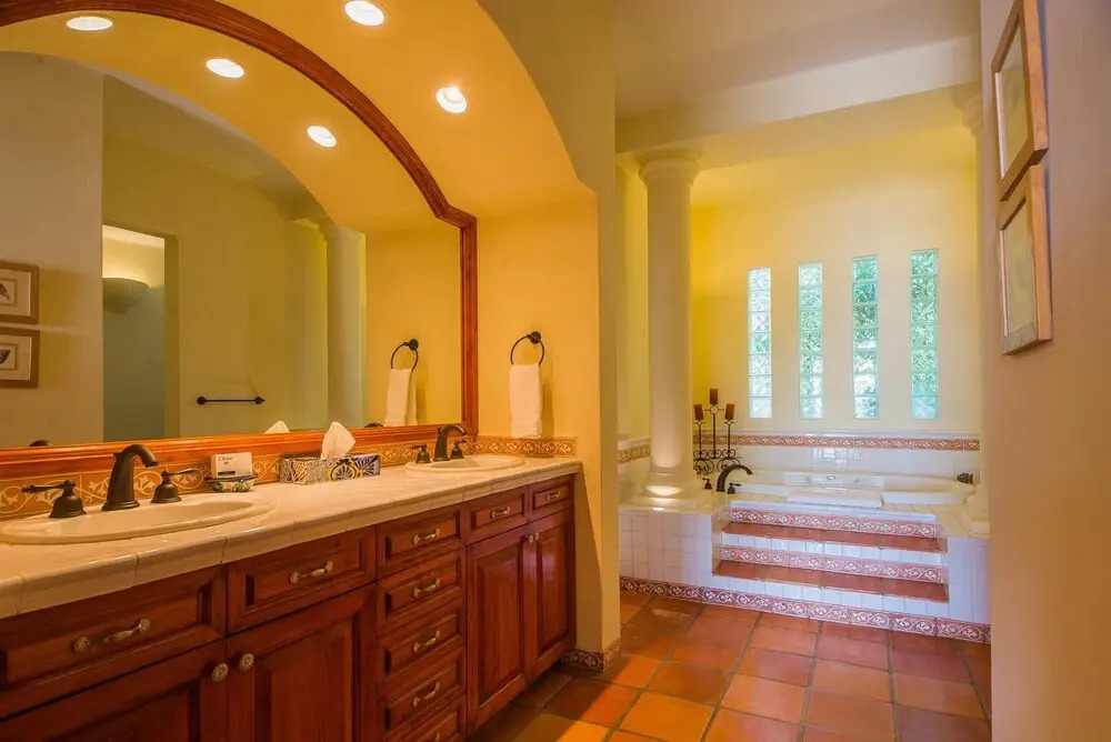 Golfers Paradise Across From Palmilla Beach at Villas del Mar 212