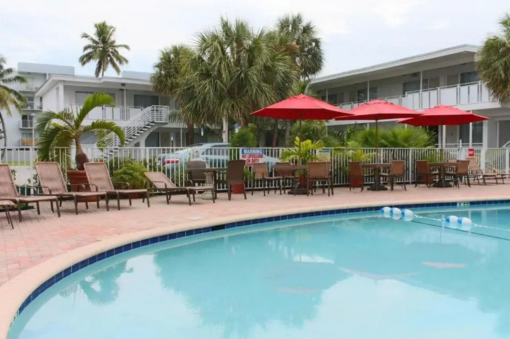Collins Hotel