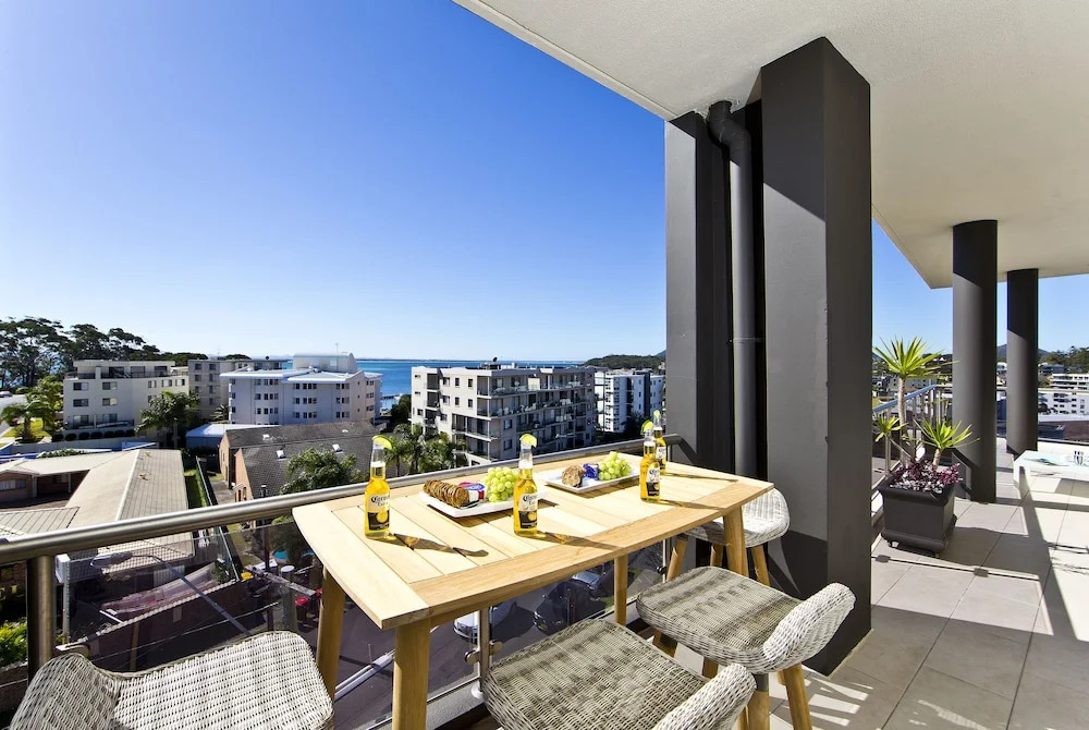 Penthouse Palace - Private Heated Pool and Spa