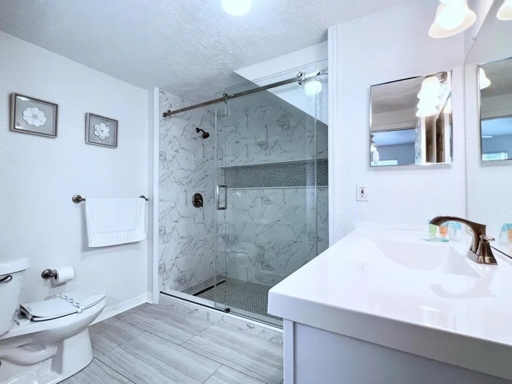Lovely Family Town Home In Great Location 4 Bedroom Townhouse by RedAwning
