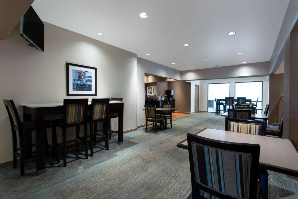 Ramada by Wyndham Glendale Heights/Lombard