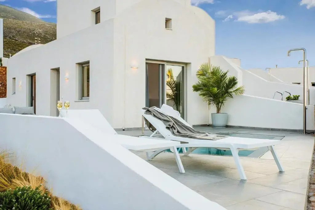 Makrikythera Luxury Suites - Private Pool or Hot Tub Suites