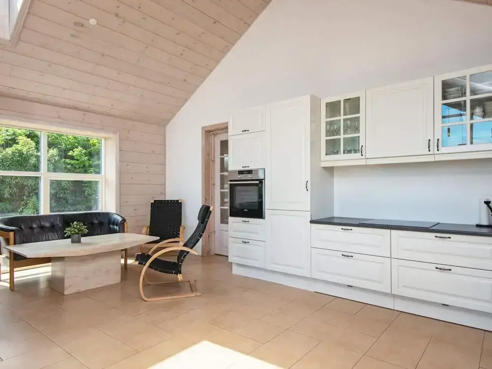 Panoramic Retreat by Water