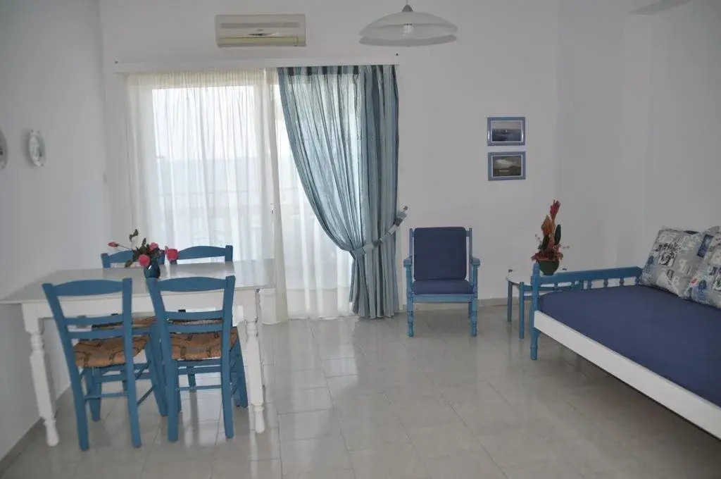 Parianna Apartments