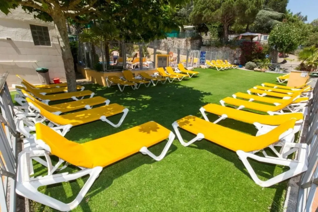 Camping Bungalows El Far
